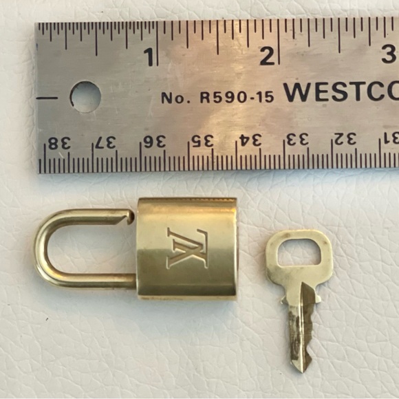 Louis Vuitton Lock & Key #301 - Picture 7 of 7